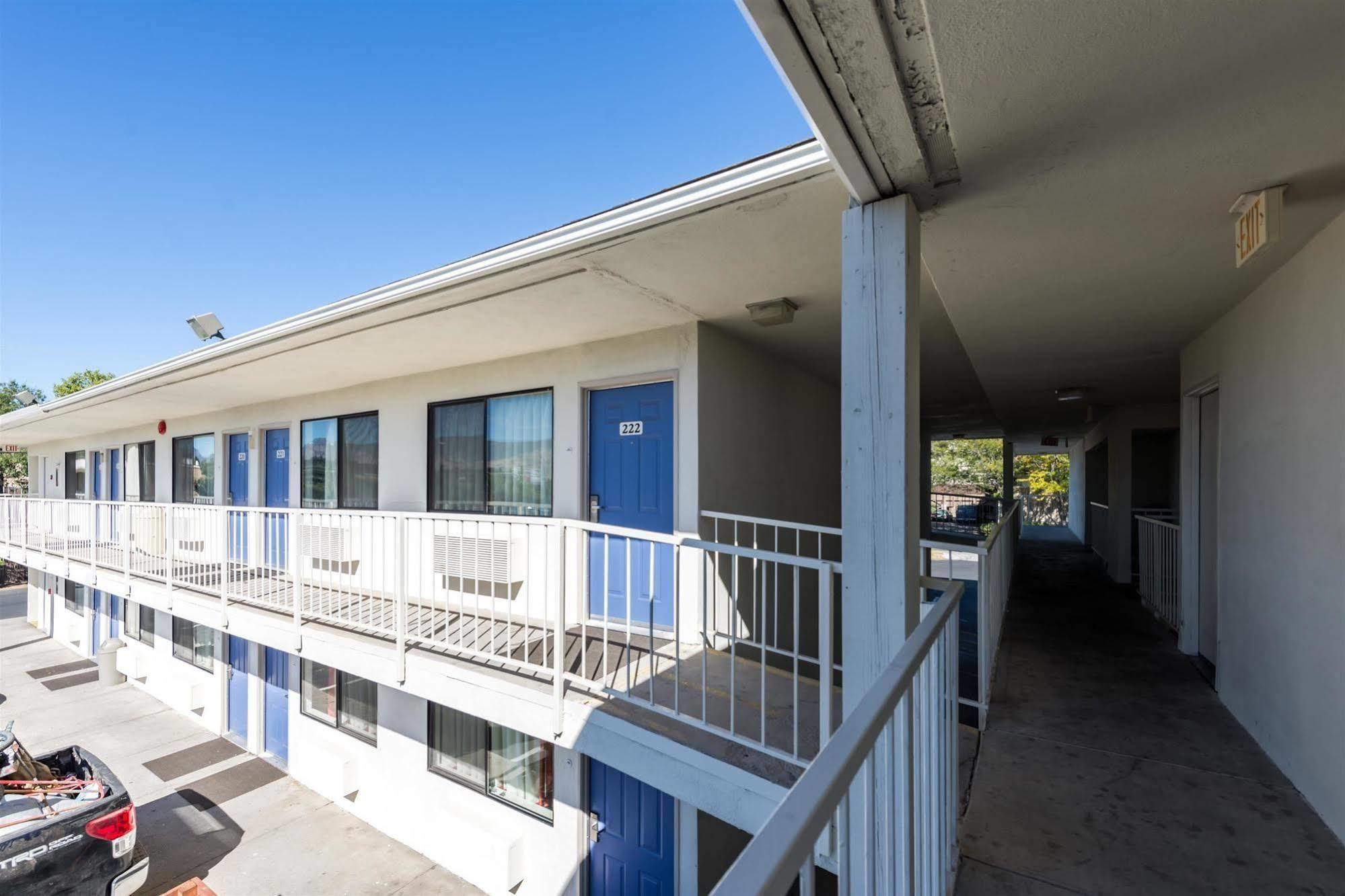 Motel 6-Reno, Nv - West エクステリア 写真