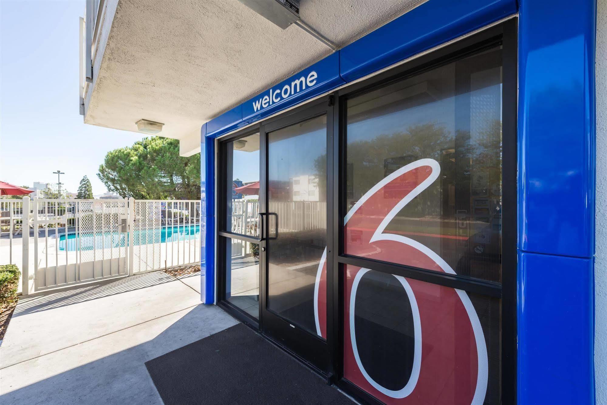 Motel 6-Reno, Nv - West エクステリア 写真